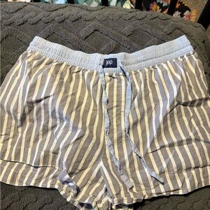 GAP Women' Striped Gray Shorts